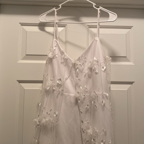 Elegant White Jumpsuit with Lace Train lulus size large - Picture 6 of 7